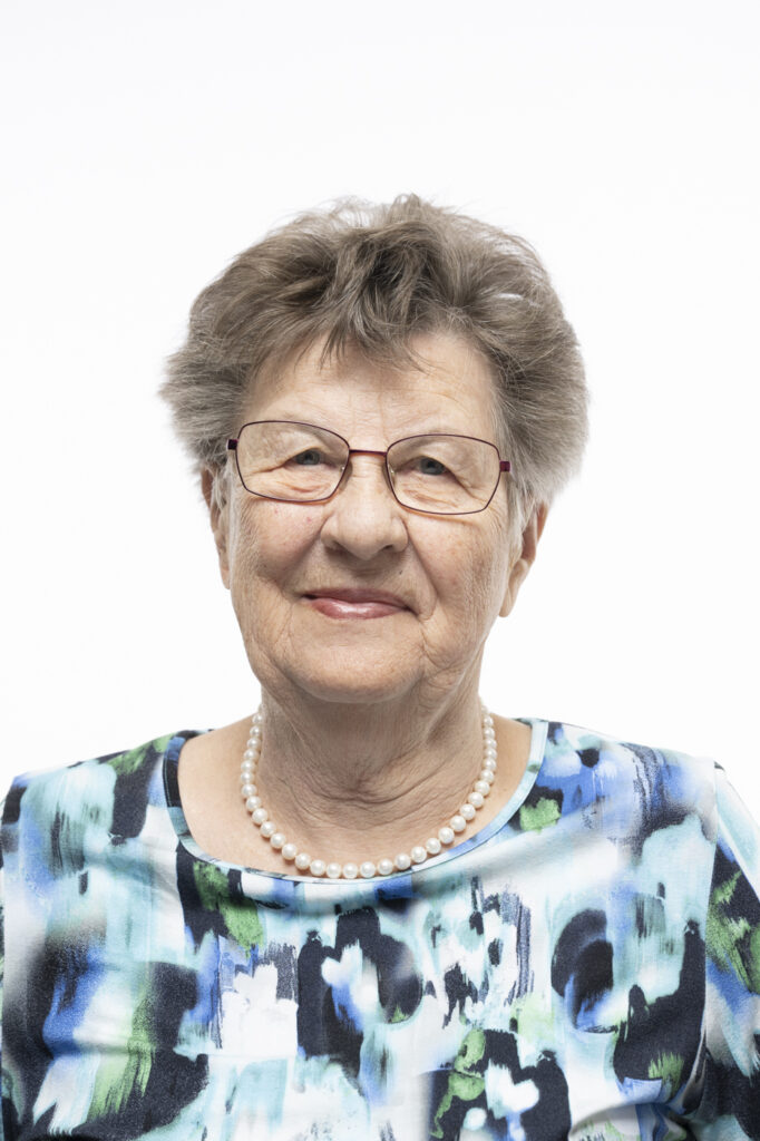 2025-05-05_Passfoto_FrauZehnder_001