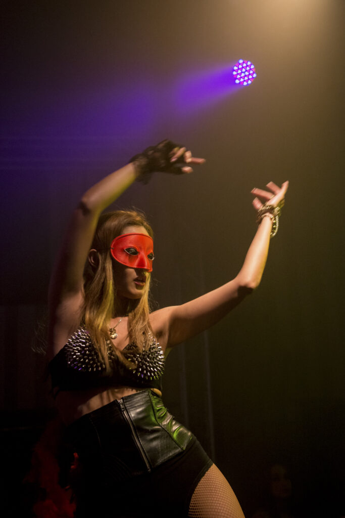 2013-09-21_Stay_Young_EscherwyssClub_FoxyFriday_001